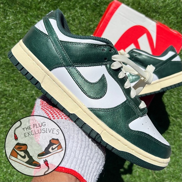 NIKE DUNK VINTAGE GREEN - Picture 1 of 4